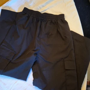 Cargo byxr - Köpta från shein, är i jättebra kvalitet och är bara använda nåra fåtal gånger