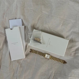 Rosefield klocka💕 - Så fin klocka, säljer då jag insett att jag inte riktigt använder klockor😇 Allt man får när man köper tillkommer!