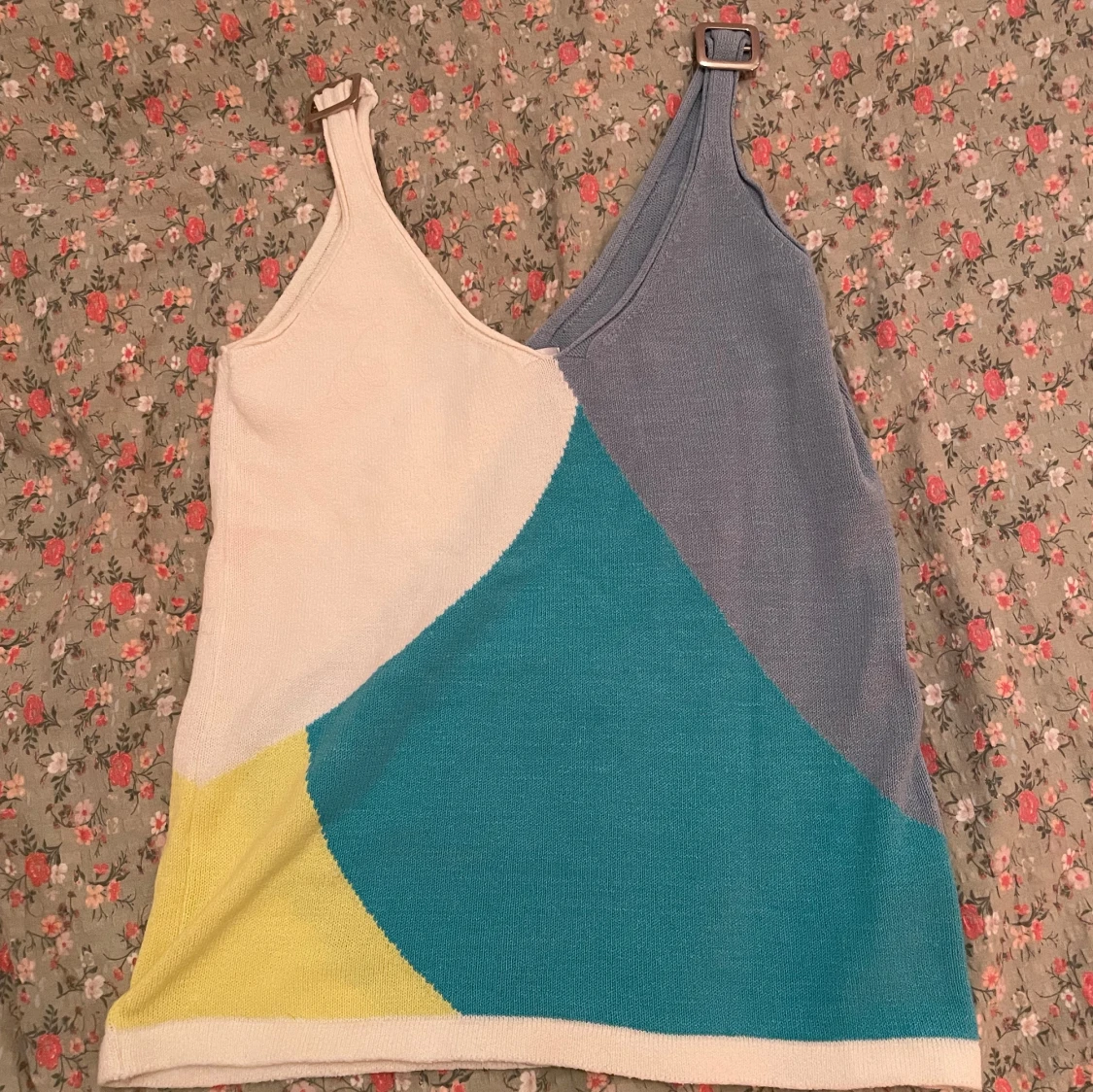 Top med olika färger 