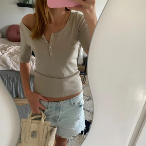 Topp - Supersnygg topp från h&m, helt oanvänd 🥰