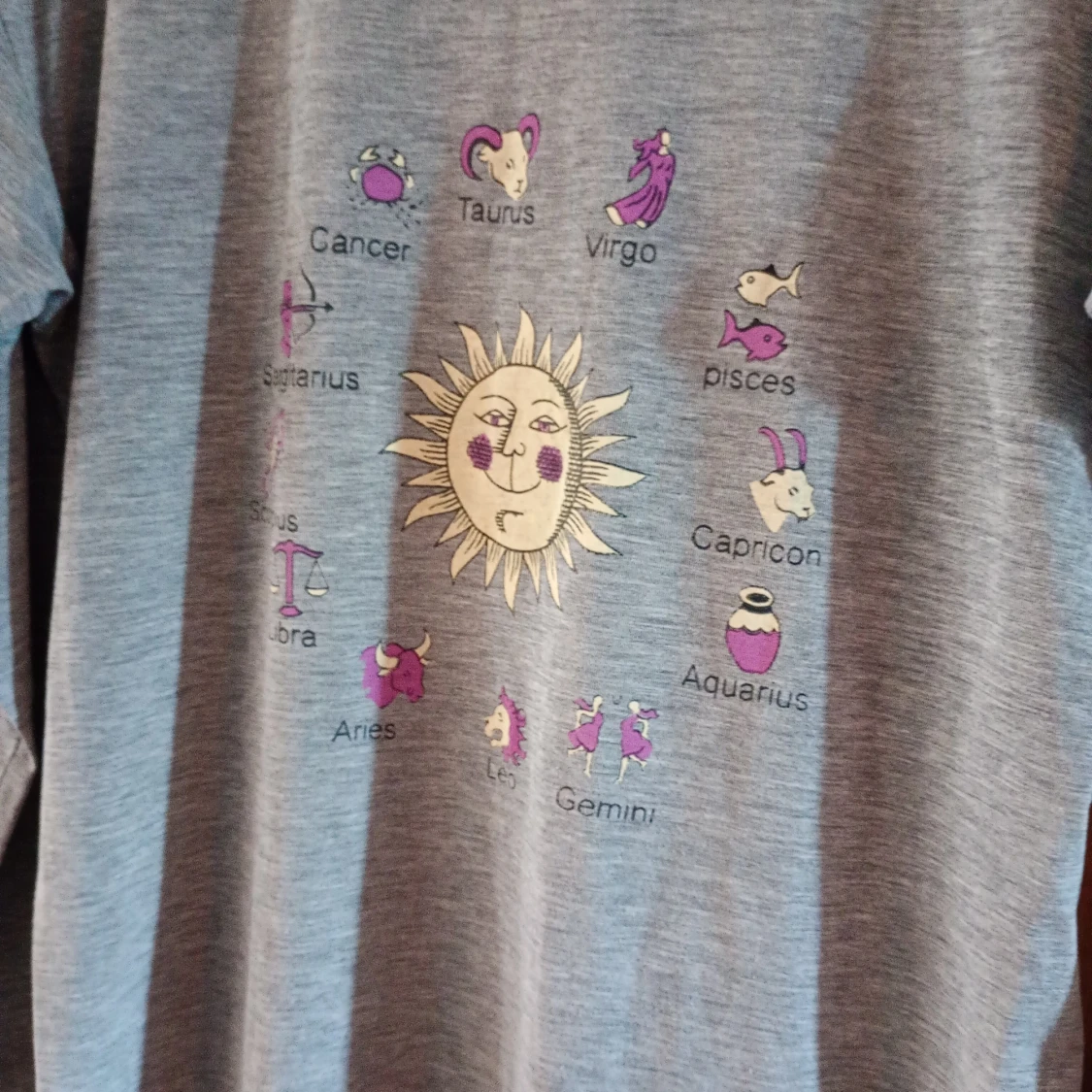 Grå långklänning med astrologiskt tryck - 91