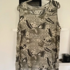 Blus/linne - Storlek XL, fint skick 