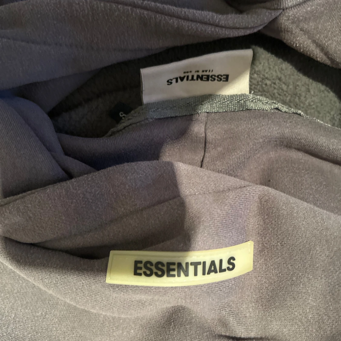 Essentias Hoddie stil S - 90