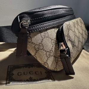 Gucci beltbag medföljer dustbag. Kvalitet topp, oanvänd. Säljer till första bud.