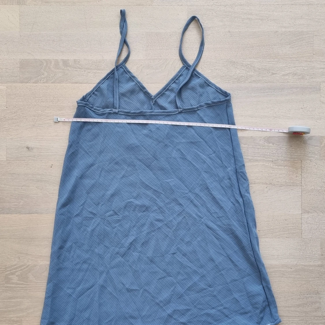 Oanvänd ljusblå meshklänning - 91