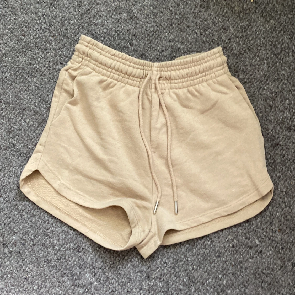 Beige shorts från H&M