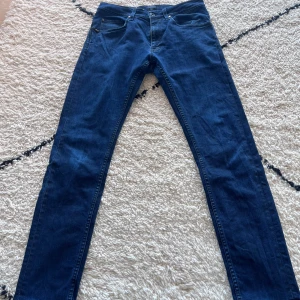 Tiger of Sweden jeans - Näst intil oanvända. Riktigt bra skick.