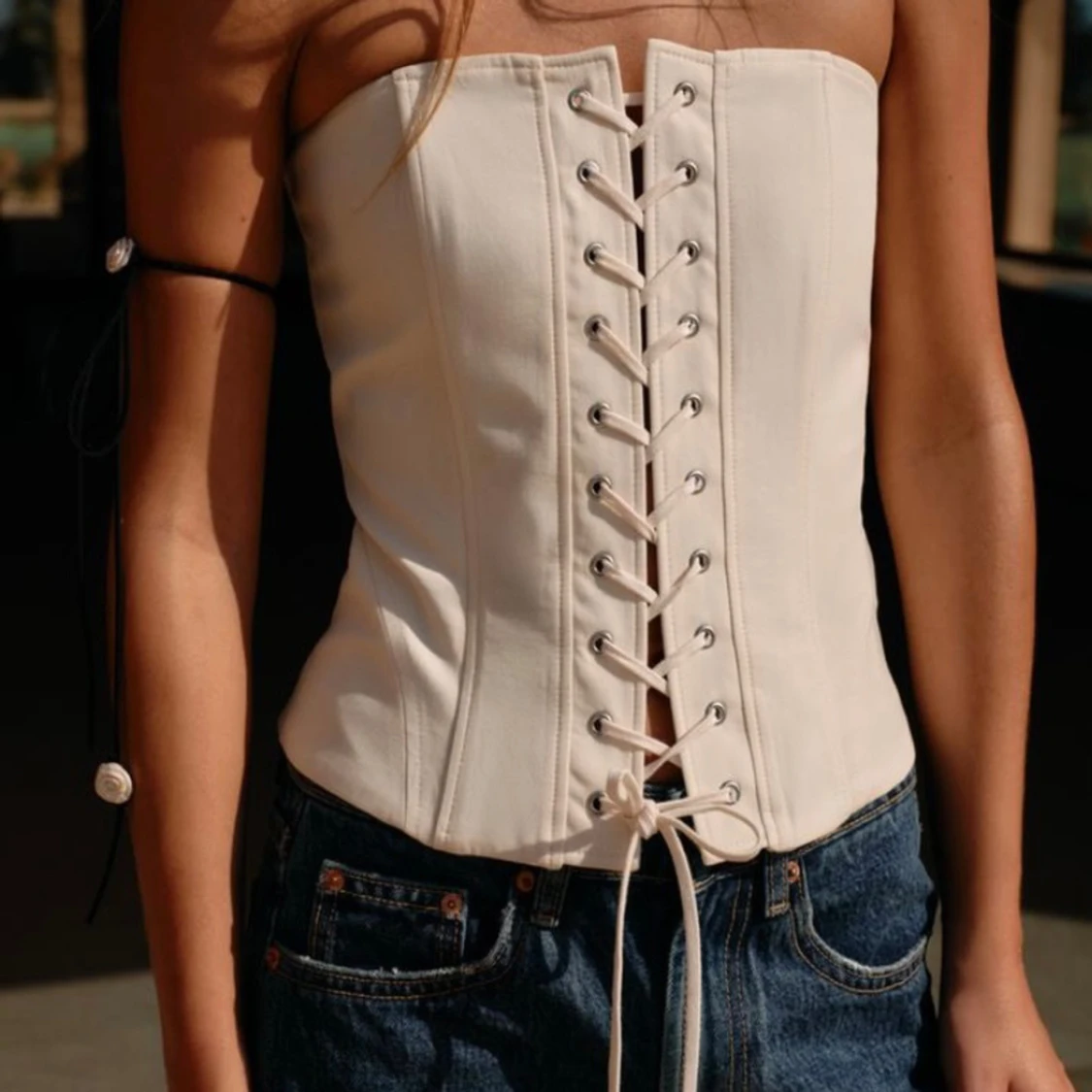 TOPP AV KORSETTMODELL I TWILL - 92