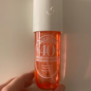 Sol del janiero parfym  - Köpt här på plick men doften passar tyvärr inte mig.  Egnast tagit några sprut