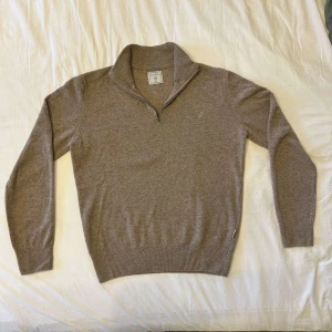 Ull halfzipp  - Oanvänd Scalpers tröja. Storlek S.