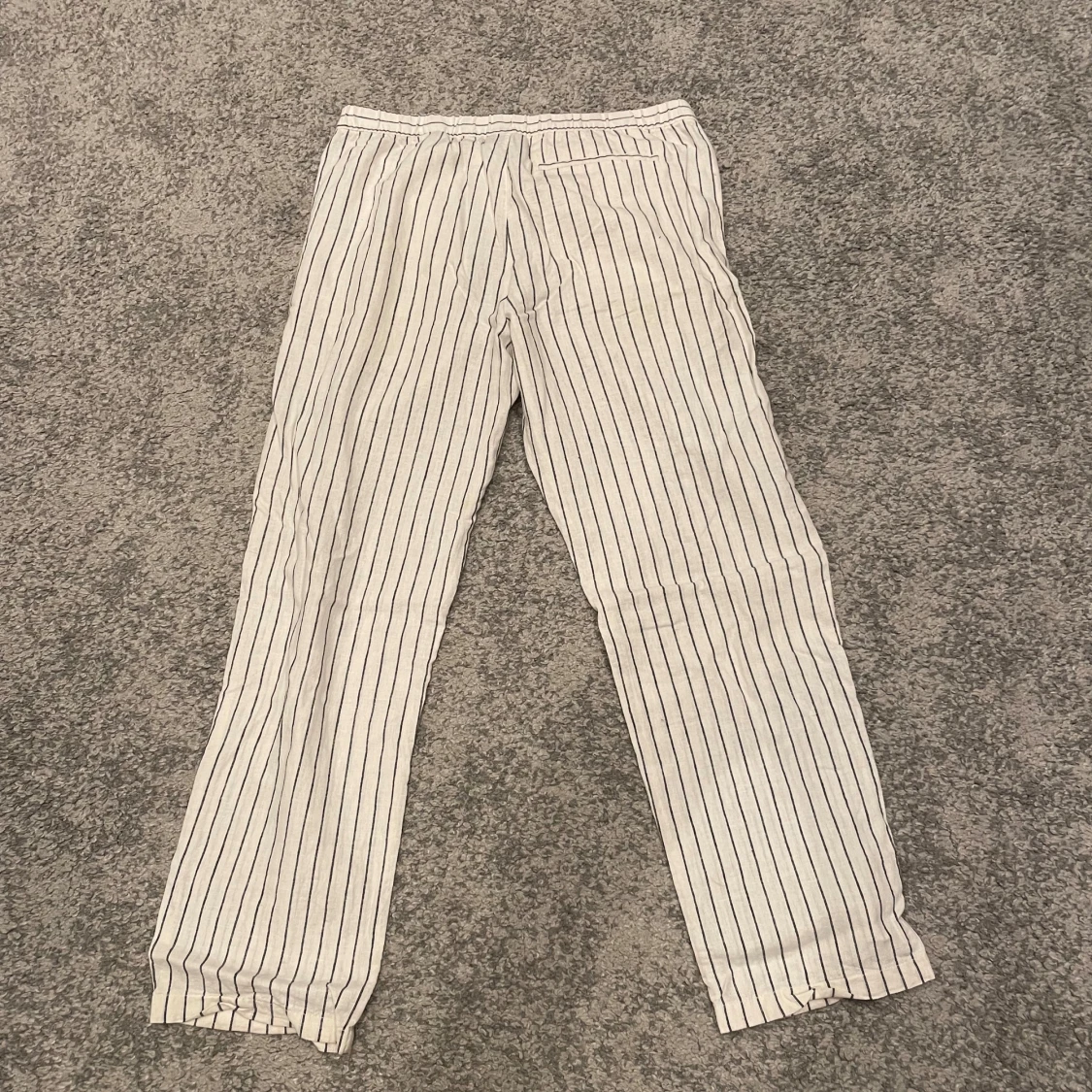 Vit randiga linnebyxor 