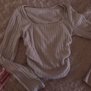 Magtröja  - Fin magtröja den har ett väldigt skönt matrial!