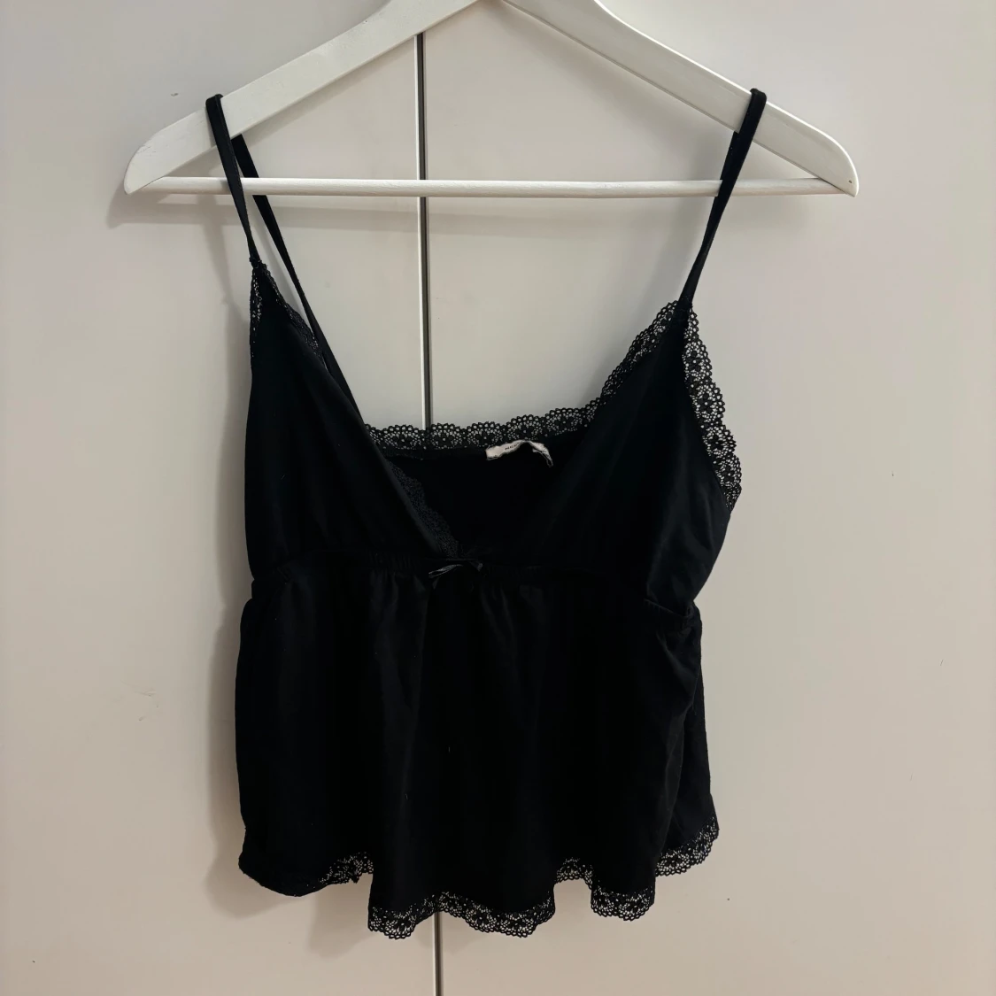 Svart linne från Nelly