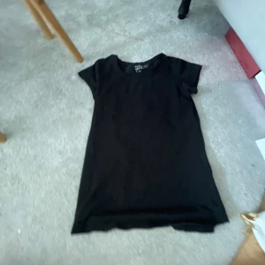 T-shirt  - Fint skick