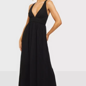 Maxi dress NLY - Använd 1 gång Fin maxi klänning från Nelly.com