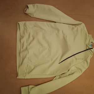  Bekväm rörlig tränings hoodie - Skön hoodie som funkar för att slappa på soffan eller springa i skogen! *köparen står för frakt