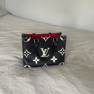 Väska - 25x18x10 cm