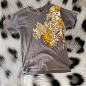 Billabong t-shirt - Super fin Billabong t-shirt med coola detaljer❤️