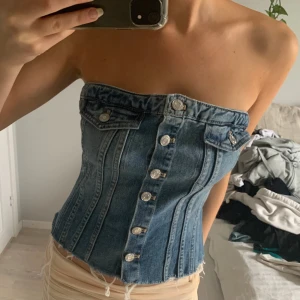 Populär jeans korsett från zara - Aldrig använd därav säljer jag 