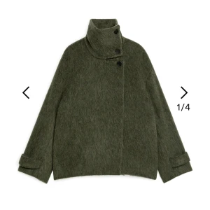 SÖKER‼️Grön arket kappa - Söker denna gröna arket kappa i 36‼️