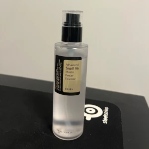 COSRX Snigelslem  - COSRX Advanced snail 96 mucin power essence. Serum   Nästan oanvänd. 