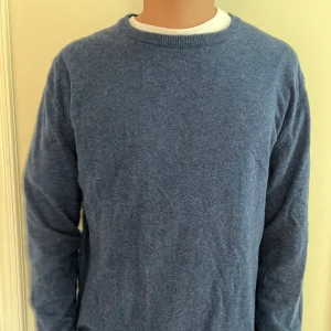 Cerruti 1881 kashmir stickad tröja - Blå kashmir merino blend från cerruti. Bra skick