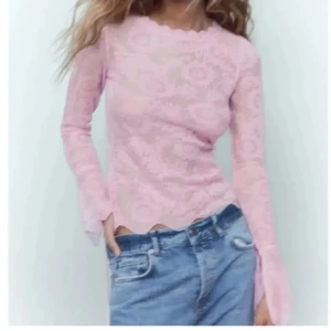 Spets tröja från zara  - Jättefin spets topp från zara, säljs inte längre 