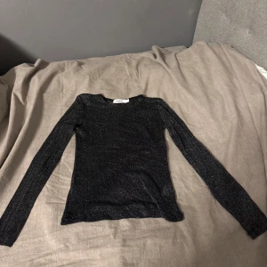 Genomskinlig glitter tröja - Endast hämtning, skickas ej