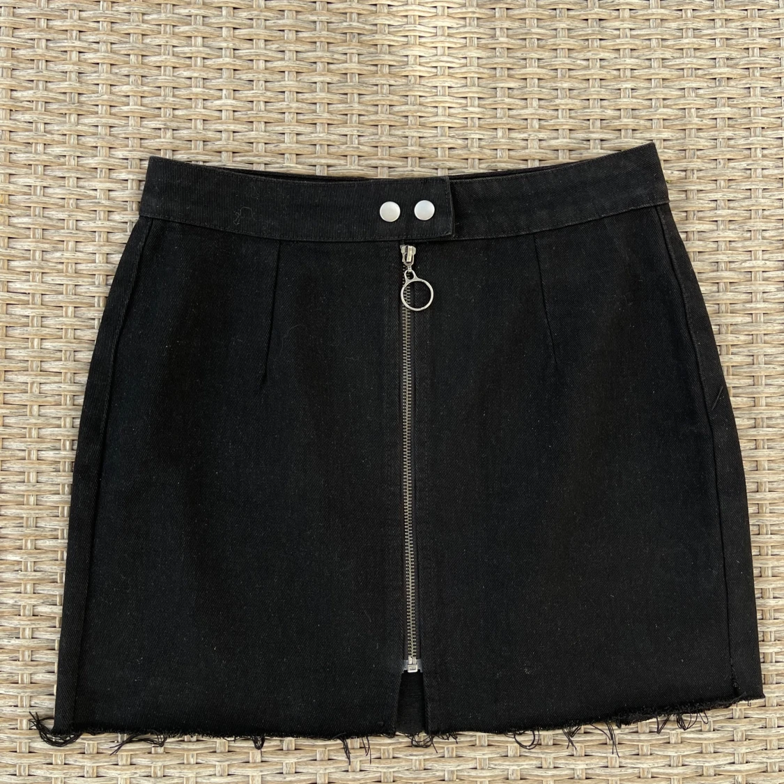 Svart kjol med dragkedja - 91