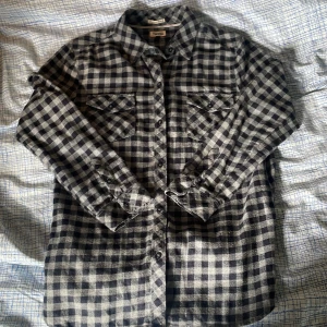 Tommy hilfiger overshirt  - Fin flanell skjorta från Tommy hilfiger Inga defekter  Storlek M