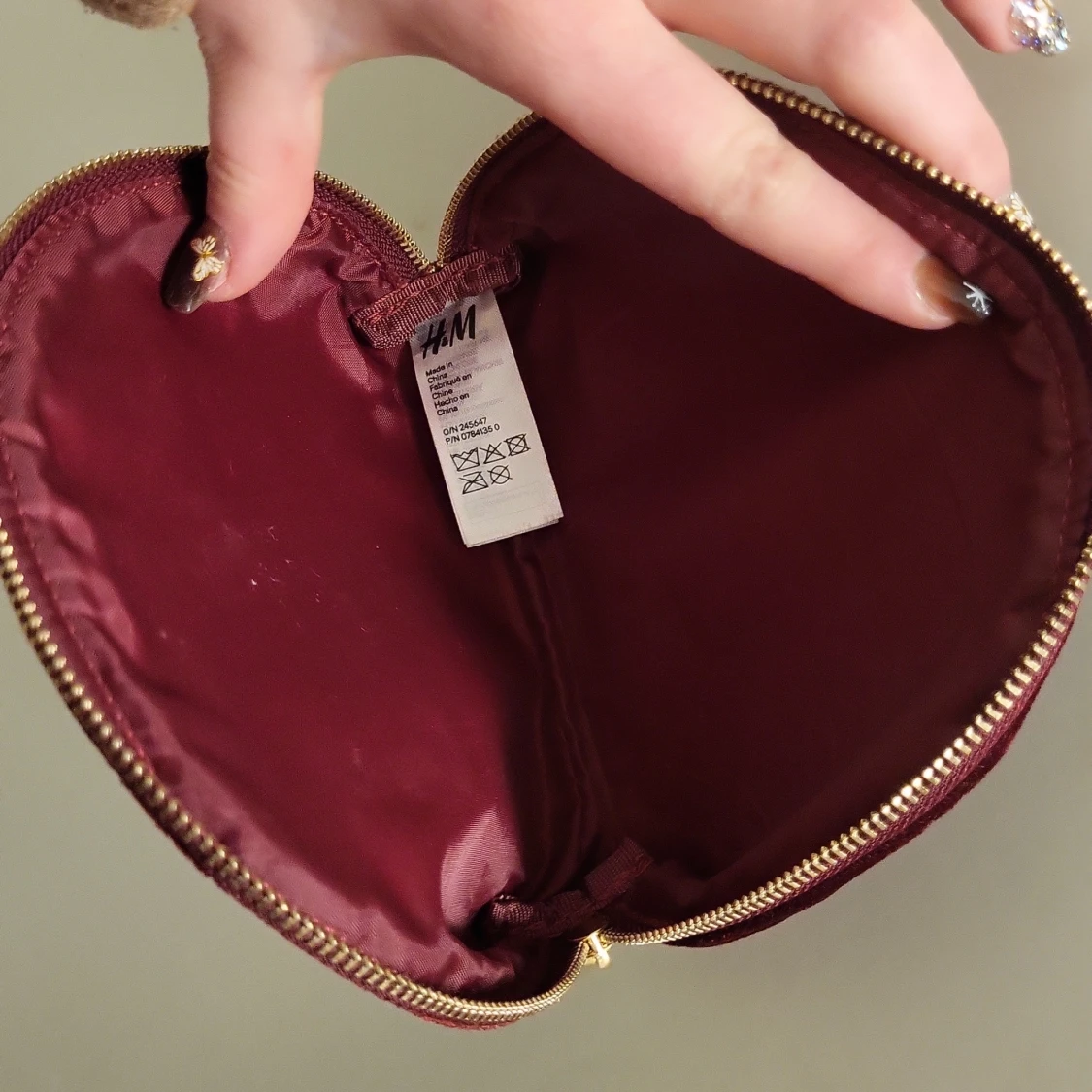 Vinröd necessär från H&M - 2