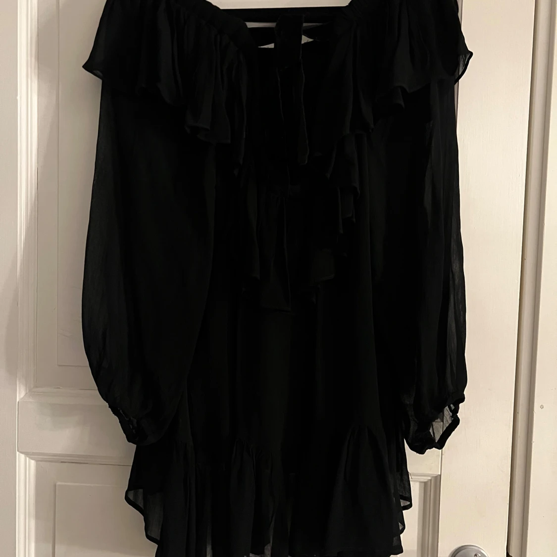 Svart offshoulder blus - 1