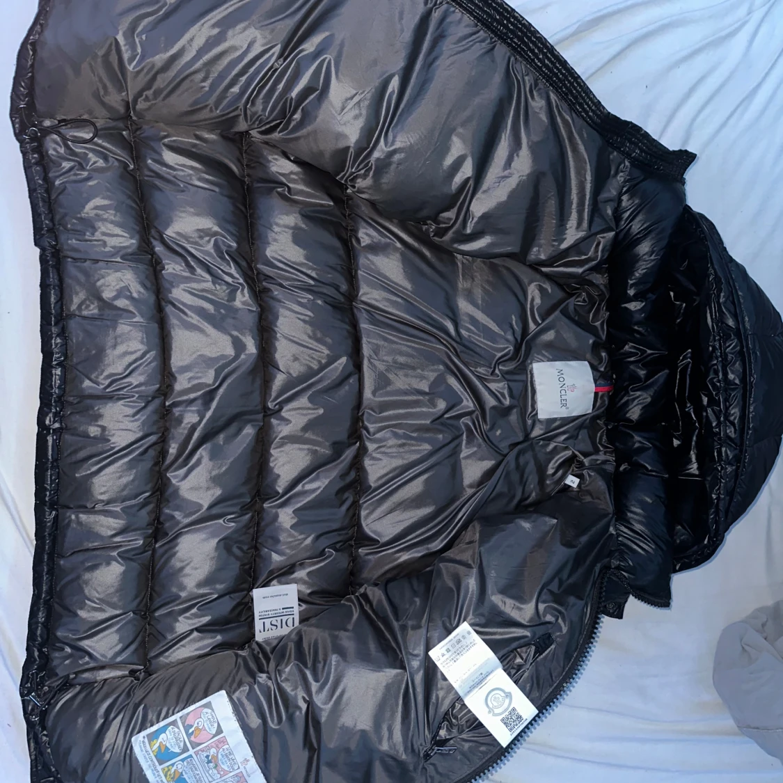 Svart dunjacka från Moncler - 1