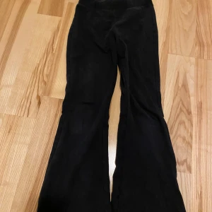 Jazzbyxa strl 146 - Begagnat skick. Kolla gärna in mina andra annonser för samfrakt! 