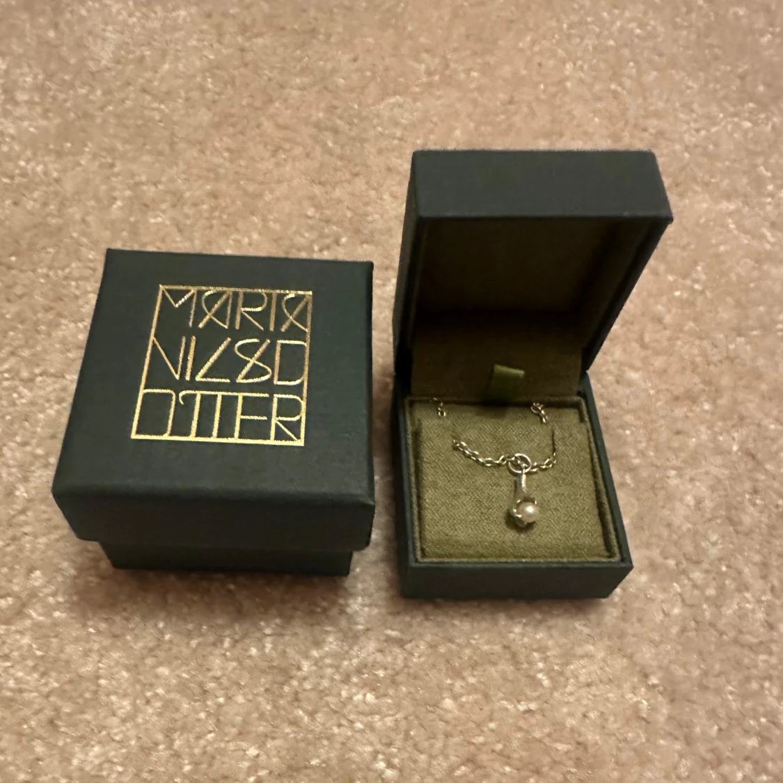 Halsband med pärla från Maria Nilsdotter