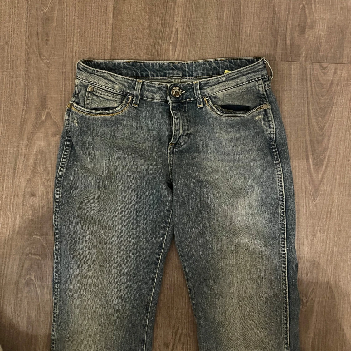 Lågmidjade jeans från Wrangler - 1