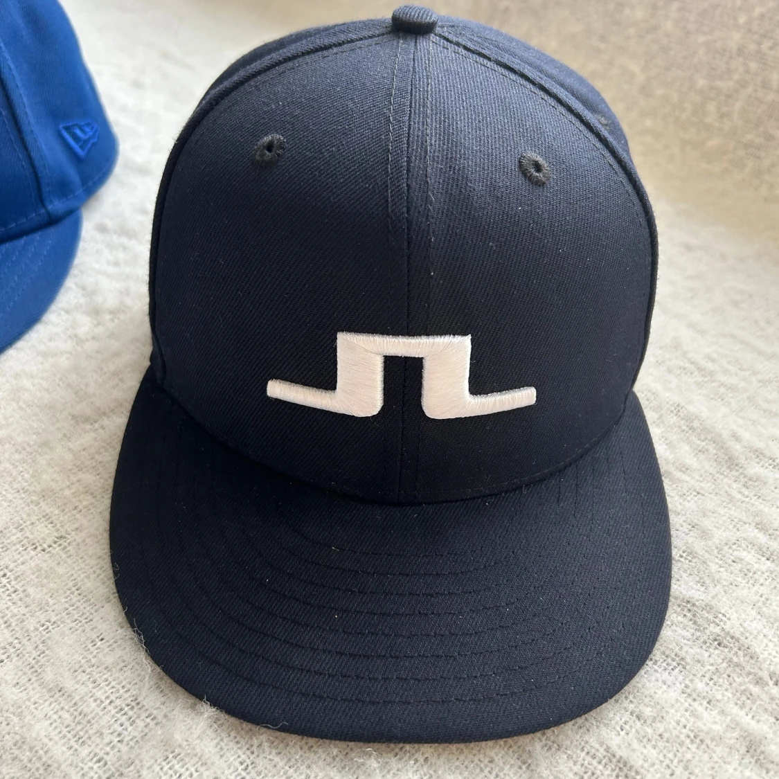 Två kepsar från New Era - 1