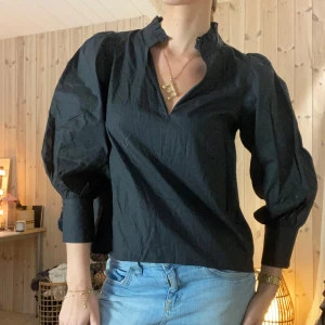 Blus - SUPER snygg trekvartsärmad blus💕💕