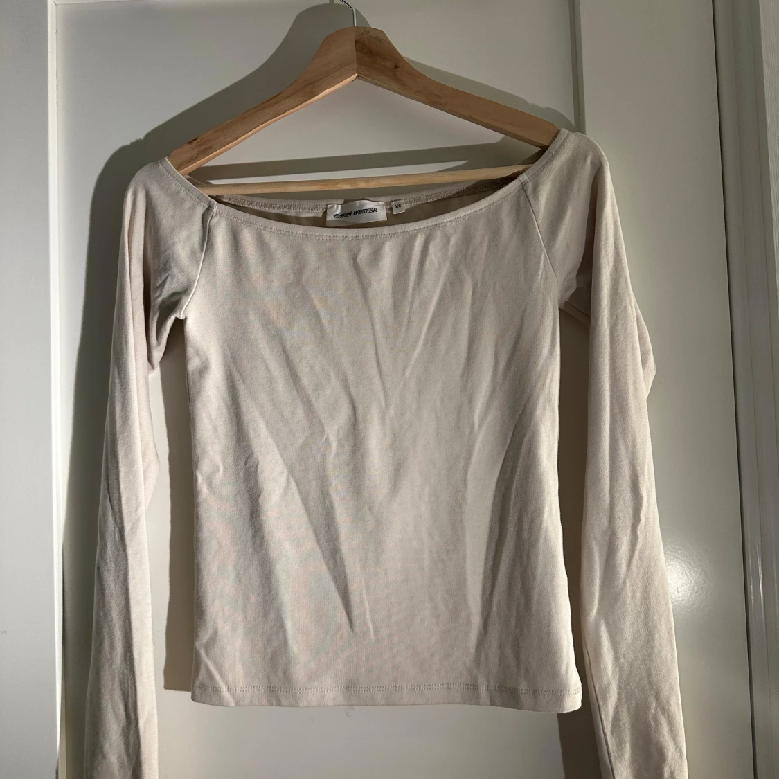 Beige långärmad topp från Gina Tricot