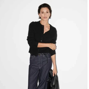 stickad kofta alpackablandning - stickad kofta från & other stories i storlek S. lite nopprig. 