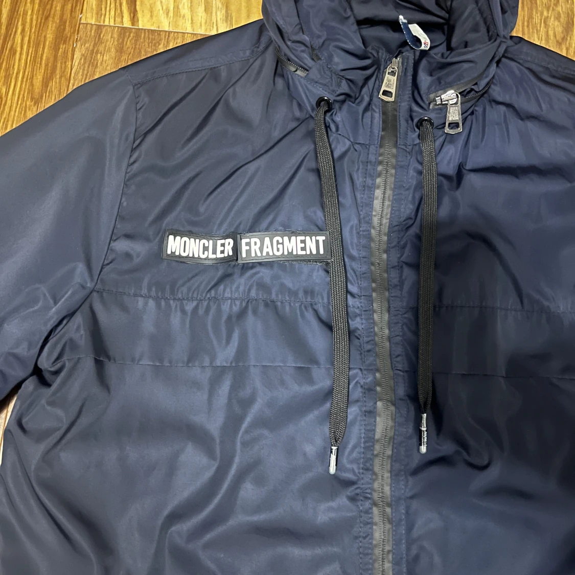 Mörkblå jacka från Moncler  - 1