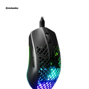 SteelSeries Aerox 3 Gamingmus - Säljer en SteelSeries Aerox 3 ultralätt gamingmus med RGB-belysning som ger en cool effekt. Musen är trådbunden med en USB-kabel och kommer i originalförpackning. Kostar 749 kr som ny 