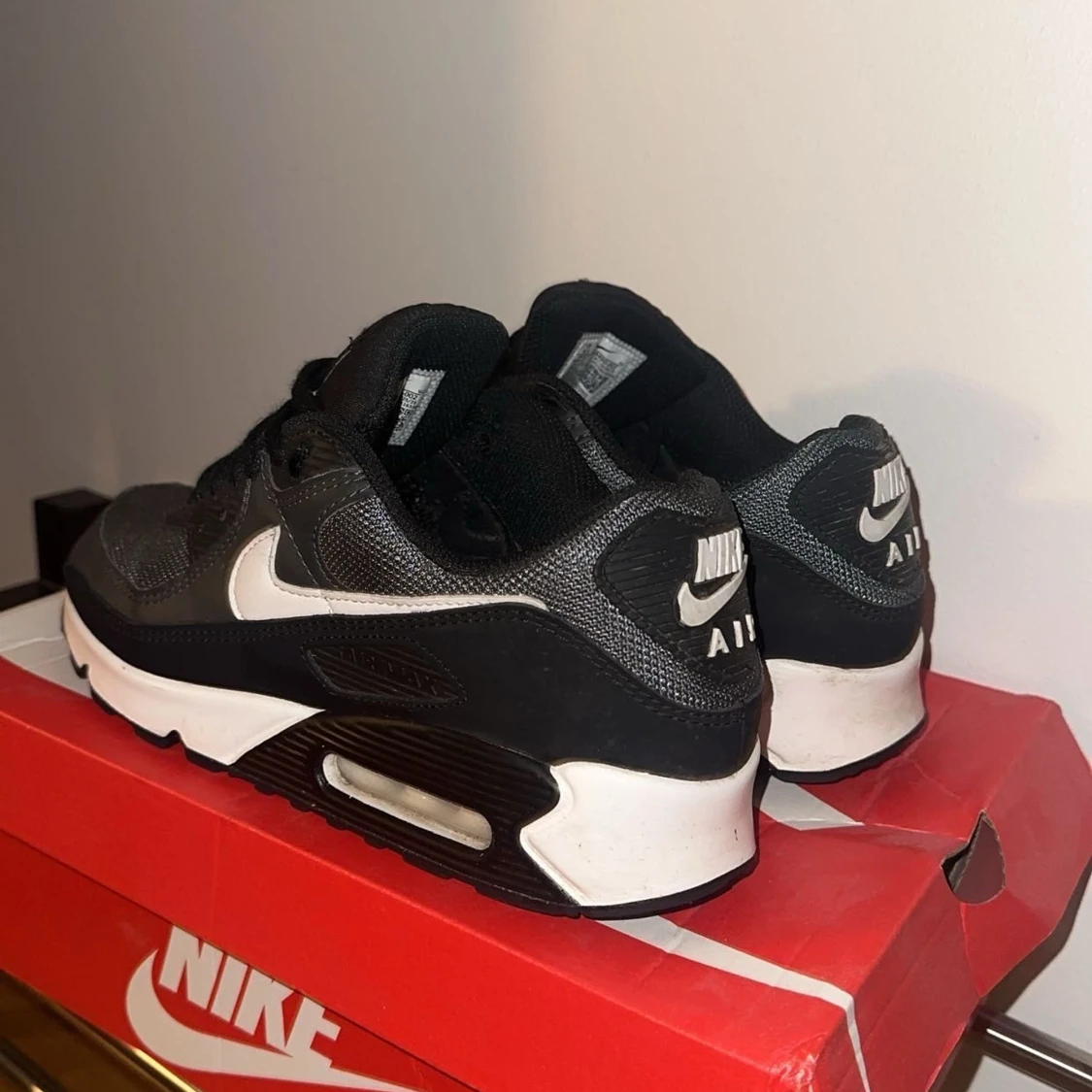 Svarta och vita Nike Air Max - 1