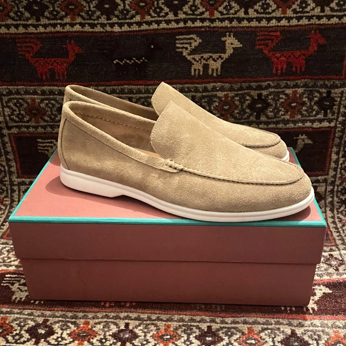 Beige mockaloafers från Loro Piana - 2