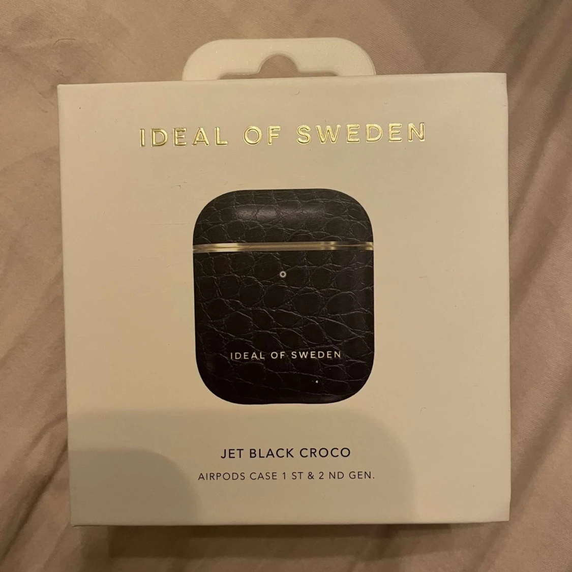 Svart AirPods-fodral från Ideal of Sweden - 1