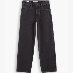 Mörkgrå  Levi's jeans baggy dad - Snygga svarta jeans från Levi's baggy dad. Storlek 26/30