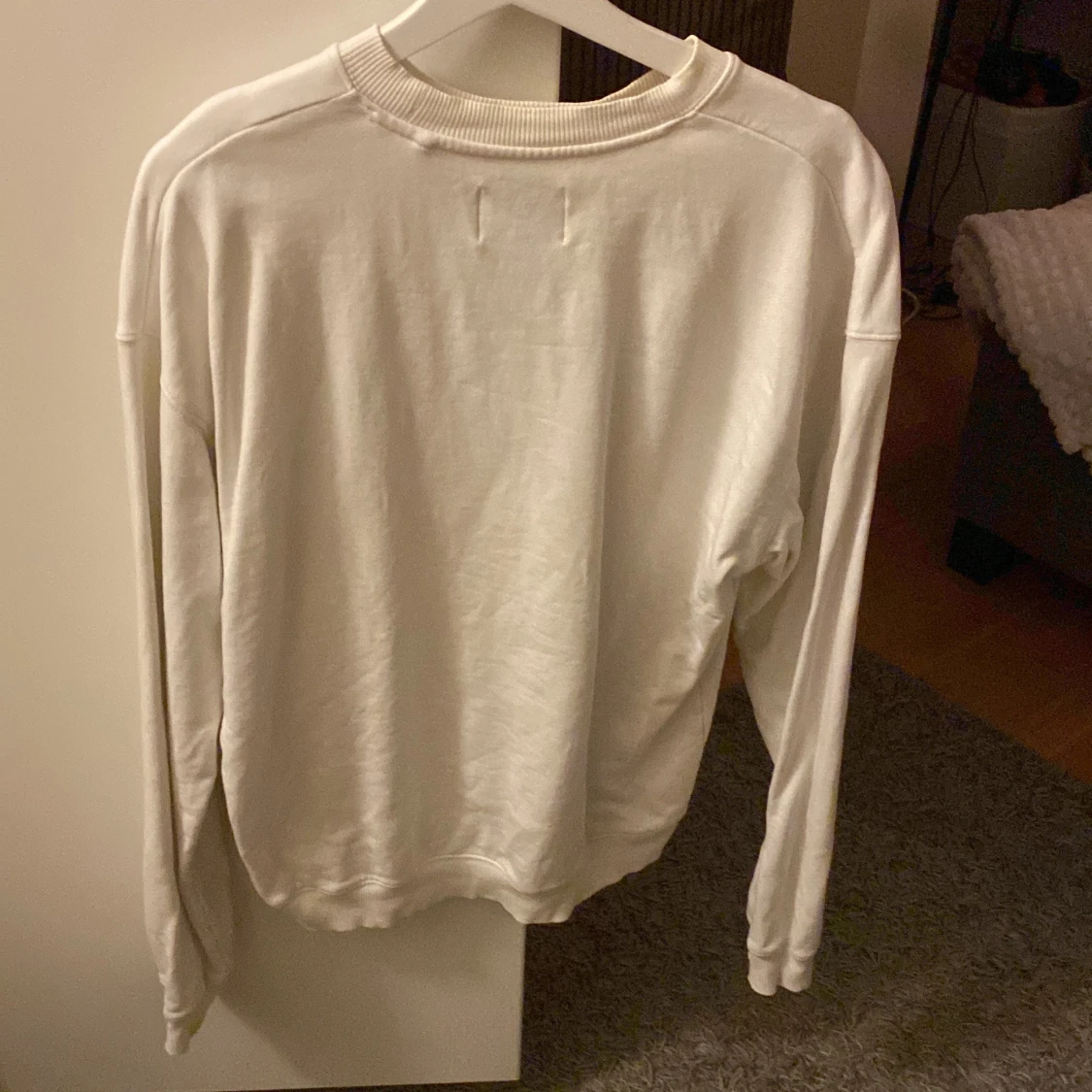 Vit sweatshirt med texten 'Paradise' - 2