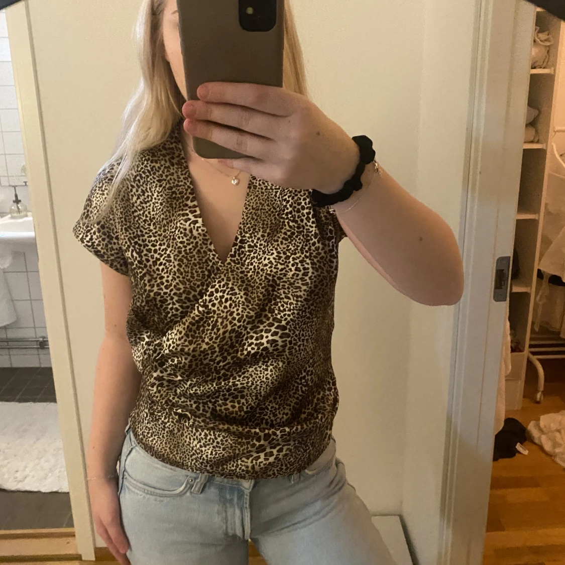 Leopardmönstrad omlottopp - 1