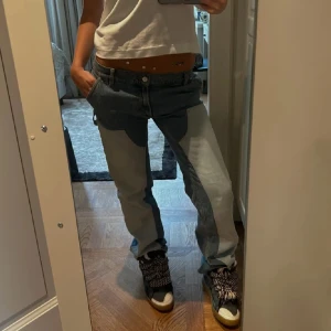 Filippa K jeans  - Säljer dessa super coola Filippa k jeans då de är för stora för mig. Knappt använda, nypris 2600❤️