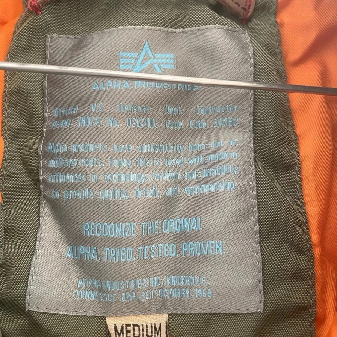 Grön bomberjacka från Alpha Industries - 2